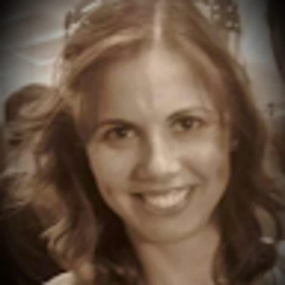 Meet your Posher, Danielle - Picture 1 of 1